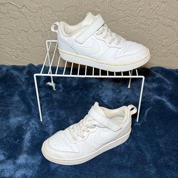 Nike Kids' All Day Play White Sneakers with Velcro Strap Size 1 Little Kids - Picture 1 of 9